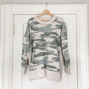 aerie Cream and Light Green Crewneck Sweatshirt